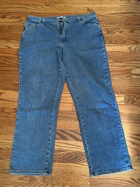 Lee Women's Straight-Leg Denim Jeans